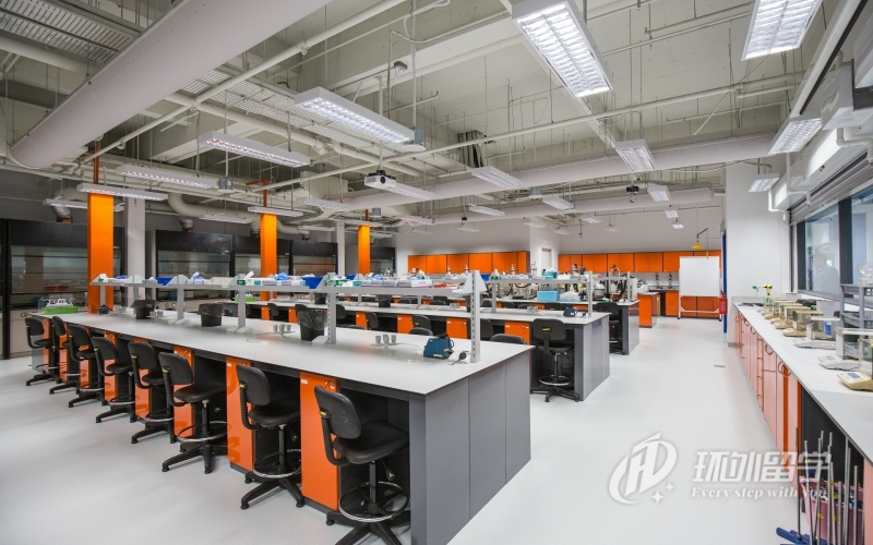 新加坡本科留学4年费用