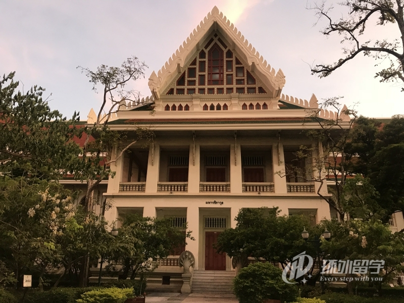 新加坡读研究生多少钱一年