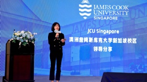 澳洲詹姆斯库克大学新加坡校区梁笑涵老师祝贺环外留学11周年