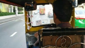 泰国读大学学一年多少钱